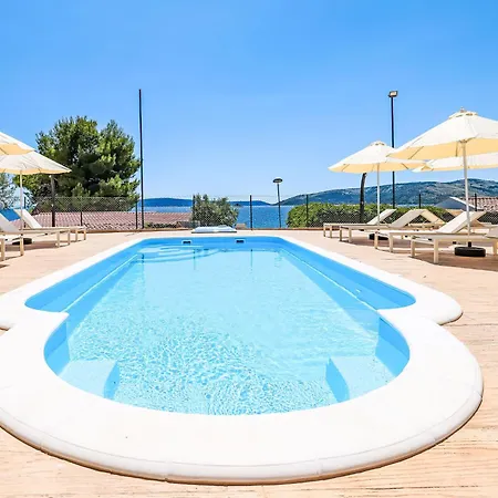 Apartamento Medena-5 By Interhome
